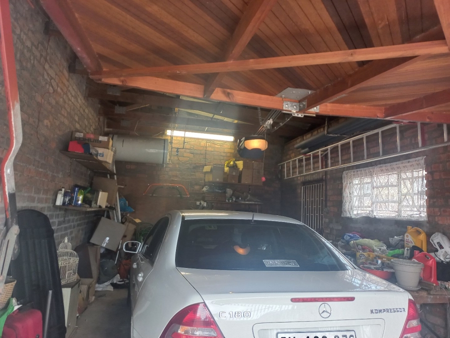 3 Bedroom Property for Sale in Charlesville Western Cape